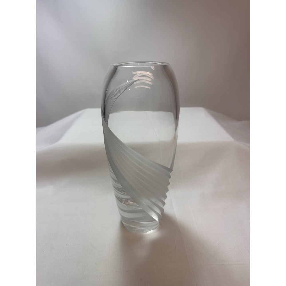 Lenox Windswept Heavy Cut Crystal 9"Vase Clear And‎ Frosted - Picture 13 of 13